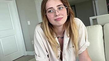 톰보이 루시 폭스가 게이 아니라는 거 야생 포브에서 스콧 스타크랑 증명해