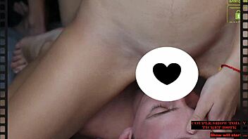 darsy show on web chat