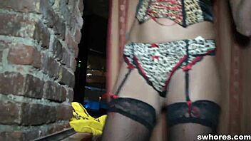 Hidden cam catches stripper girl sucking and fucking! 📹