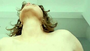 Wow! Hot Milf Krissy Lynn’s Hairy Pussy in First Wild Ride!