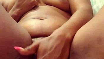 Naejae Quietly Rubbing Her Clit in Bathroom Close-Up