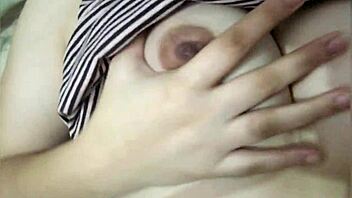 Wow! Filipina Babe’s Tight Pussy in Solo Masturbation!