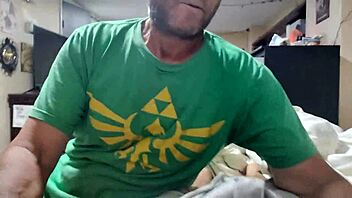 New Grindr Hookup Blowjob And Cum Swallow