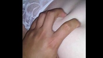 encuentro a mi cuñada en su habitación termino follándomela y corriéndome en su boca la muy puta me pide más y más blowjob porno hd latina puta cachonda corrida en la boca pov