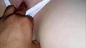 encuentro a mi cuñada en su habitación termino follándomela y corriéndome en su boca la muy puta me pide más y más blowjob porno hd latina puta cachonda corrida en la boca pov