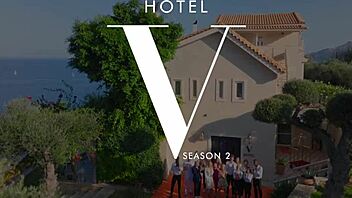 Blacked bosslady Brandi handles two BBCs at hotel vixen 🔥