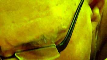 Hell yeah, husband dives deep between wife’s spread legs!  