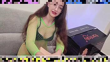 Shanaxnow tests Tantaly Nicole doll fun