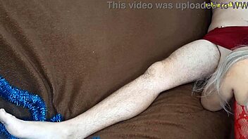 Shaved Pussy Blowjob In Sexy Shoes For New Year 🎄