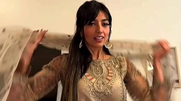 i can’t believe i’m filming tiktoks with a muslim influencer before eid. ended up banging her while her husband’s away on a trip.