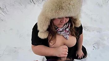 Creampie for big ass girl outdoors with sneaky taxi driver in deep woods! 😜