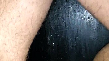 Fodemos o ninja do rabo apertado no box do cinema gay full red.