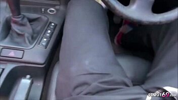 German public - mitten im mcdonalds und umkleide schwanz geblasen deutsch