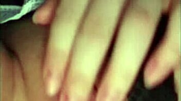 Lucky Stranger Gets Nudes From Joyliii! Her Shaved Pussy Is Wet!