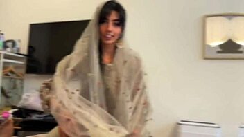i can’t believe i’m filming tiktoks with a muslim influencer before eid. ended up banging her while her husband’s away on a trip.