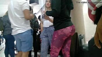 found this hot prostitute in leggings 😍