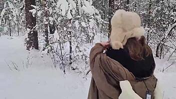 Creampie for big ass girl outdoors with sneaky taxi driver in deep woods! 😜