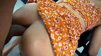 Amateur gay Fingers and farts in anal sex video