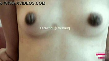 Taiwanese Delivery Girl Mumuq Offers Top-Rated Personal Service