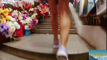 I went shopping without panties, feeling so naughty!