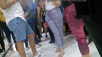 found this hot prostitute in leggings 😍