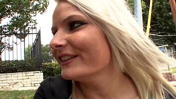 Lexy Rose and Shelly Starr lick shaved pussies intensely