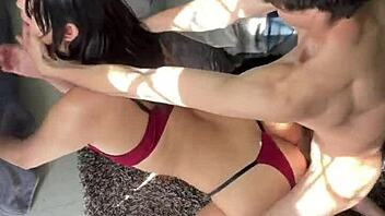 Me Cojo A Una Amiga Latina Muy Cachonda Y Con Un Culo Enorme La Chupa Bien Rico