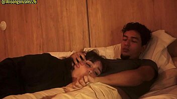 uninen velipuoli anna mun levätä sun päällä ilman temppuja