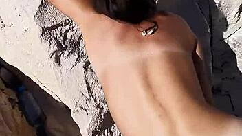 Quick Sex with Hot Teen 18+ on Public Beach POV 😈