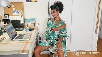 Mocha Lola Rose Fingers Hairy Snatch