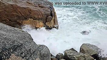 Saymon Enjoys Brenda's Blowjob On Beach!