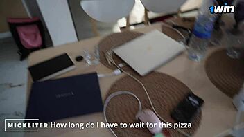 Pizza Girl Sucks After Eating Pizza 😏