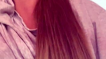 Eu Na Academia Fazendo Um Cardio Me Deu Muito Calor Tirei A Camiseta E Fiquei De Sutiã O Tesão Era Grande Bucetinha Toda Molhadinha!