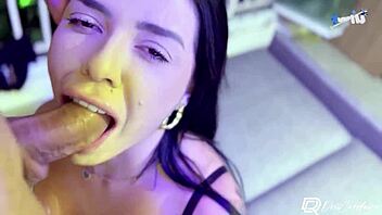 Delicious Dri Gives Pussy Tea And Gets Cum Bath!