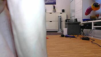 mike and lisa dive into anal dildo fucking!