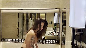 I watch Monika Fox fingering her ass n pussy till she squirts in da bath.