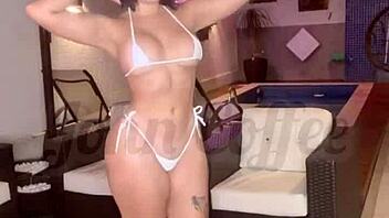 Lina Nakamura Squirts Hard Outdoors!