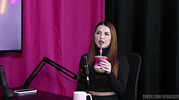 safada fica pelada tem a buceta chupada ficando molhadinha depois de falar dos seus fetiches familia e seu ficantes - malu paz