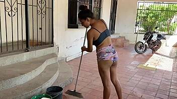 My Hermanastra Dressed Sexy While Cleaning, So I Helped for a Hard Fuck