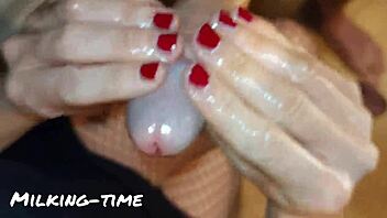 Milking big juicy cocks up close is my fave, wanna see? 🥛🍆