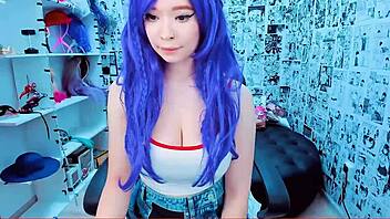 I’m Obsessed with This Amazing Curvy Japanese 18+ Chick in Cosplay!