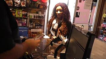 Look at September Reign sucking through that glory hole!