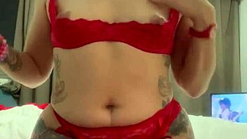 Alina Modelista Teases in Oil