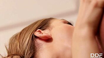 Sultry Italian Stella Cox helps her neighbor with a special favor