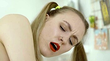 Solo brunette teen 18+ fingers herself in 4k