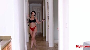 Peeing tom Ivy Lebelle stars in hardcore pussy bomb action