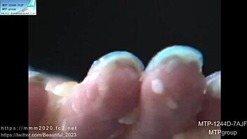 헤이, 내 일본 매니큐어 보면서 캠에서 자위할래?