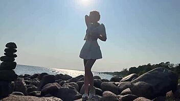 Napfényes gyors dugás párokkal nyilvános strandon!