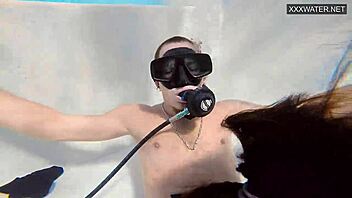 Wow, undervattens gruppsex med Eva Sasalka är vilt af!