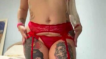 Alina Modelista Teases in Oil